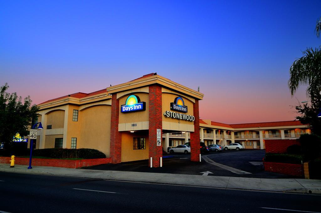 Days Inn By Wyndham Downey Exterior foto